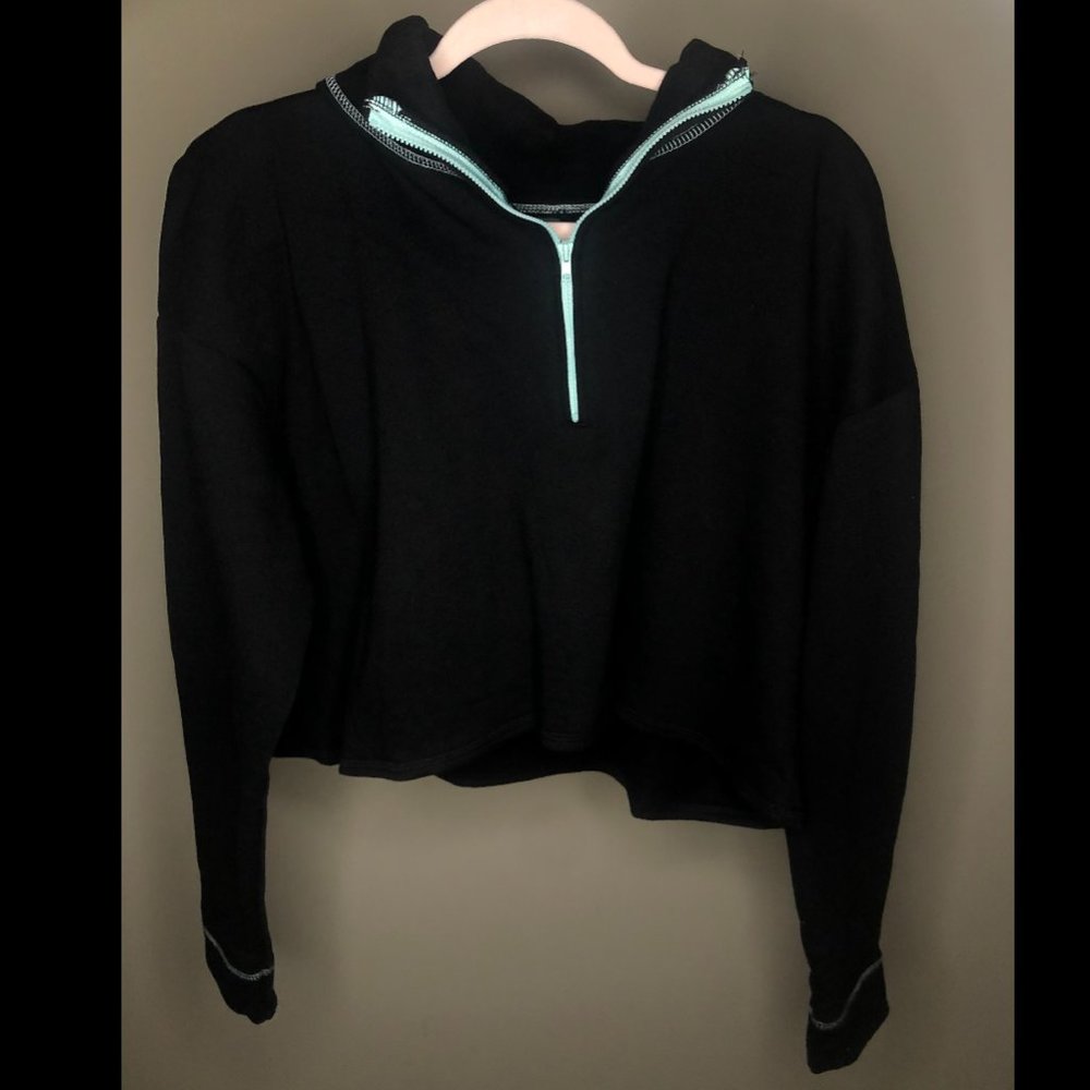 Black Crop Sweatshirt
